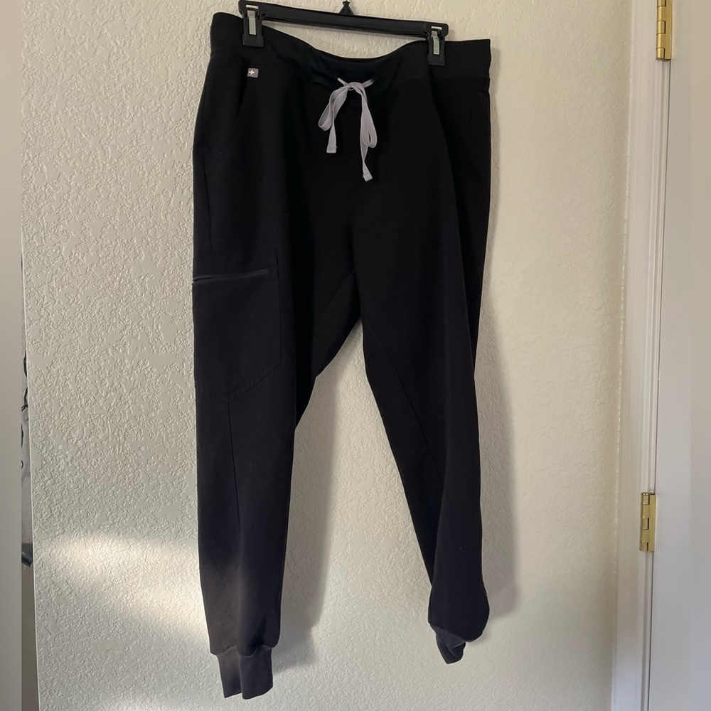 Figs Zamora Joggers LP black petite large